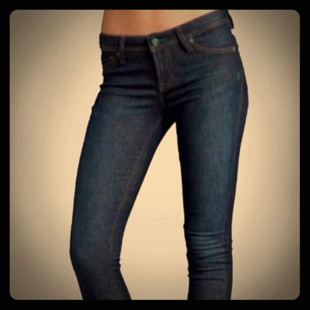 Genetic Denim The Shane Jeans. Dark Wash. Size 27.